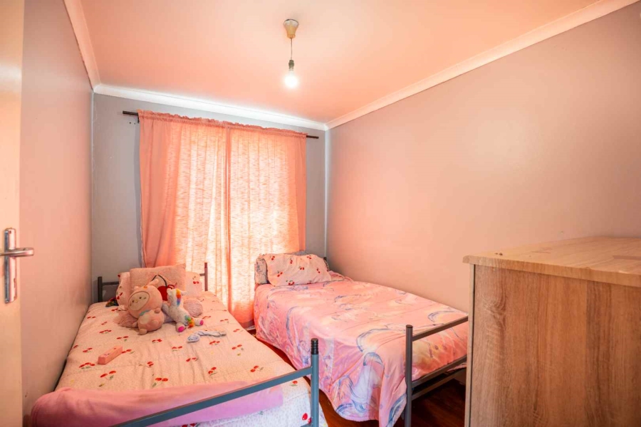 5 Bedroom Property for Sale in Electric City Western Cape